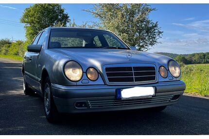 Mercedes-Benz E 220 Gebrauchtwagen