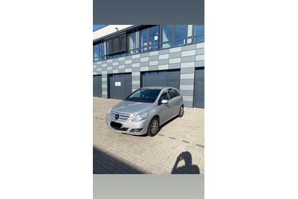 Mercedes-Benz B 180 Gebrauchtwagen