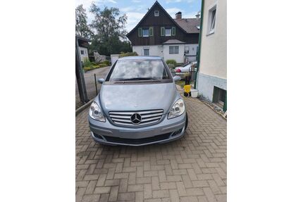 Mercedes-Benz B 180 Gebrauchtwagen