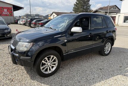 Suzuki Grand Vitara 2.0i Club Navi SHZ AHK Gebrauchtwagen