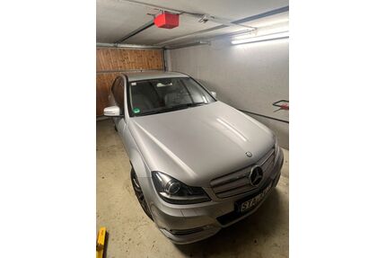 Mercedes-Benz 220 Gebrauchtwagen
