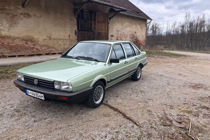 VW Santana 