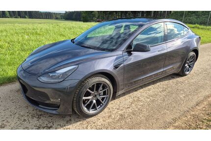 Tesla Model 3 Gebrauchtwagen