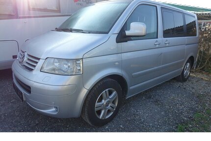 VW T5 Multivan Highline 2,5 TDI PDC AHK 7-Sitzer el. Gebrauchtwagen