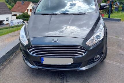 Ford S-Max Gebrauchtwagen
