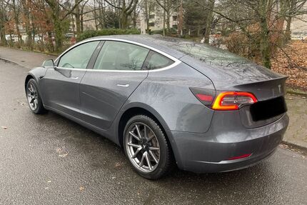 Tesla Model 3 Gebrauchtwagen