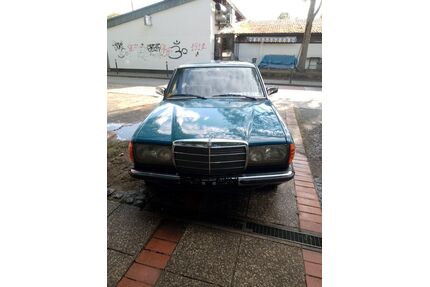 Mercedes-Benz 220 Gebrauchtwagen