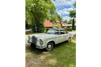 Mercedes-Benz 220 Gebrauchtwagen