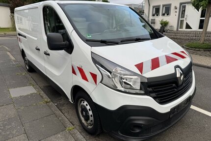 Renault Trafic L2H1 Navi Klima Standh Temp PDC Regale E6 Gebrauchtwagen