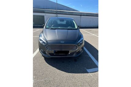Ford S-Max Gebrauchtwagen