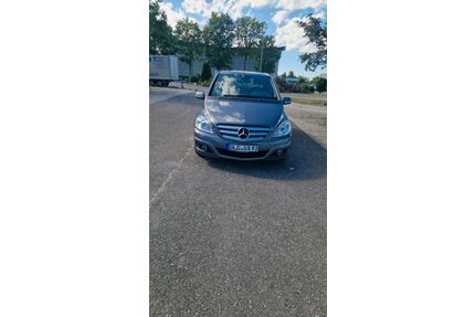 Mercedes-Benz B 180 Gebrauchtwagen