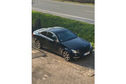 Mercedes-Benz 220 Gebrauchtwagen