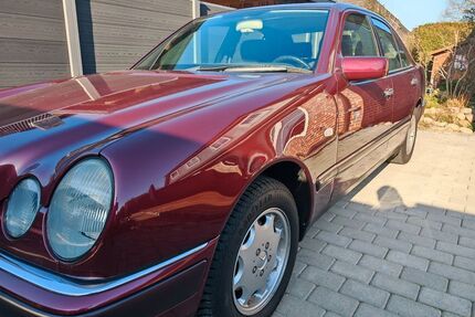 Mercedes-Benz E 230 Gebrauchtwagen