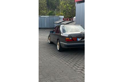 Mercedes-Benz E 230 Gebrauchtwagen