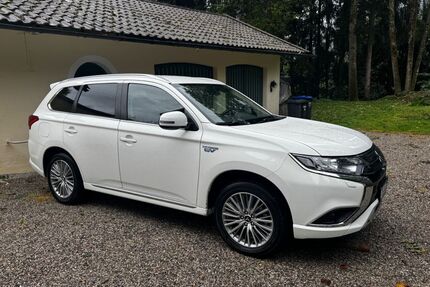 Mitsubishi Plug-in Hybrid Outlander Gebrauchtwagen
