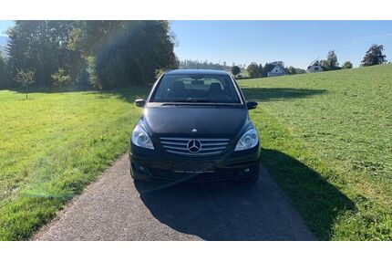 Mercedes-Benz B 180 Gebrauchtwagen