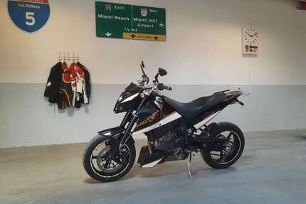 KTM 690 Supermoto Gebrauchtwagen