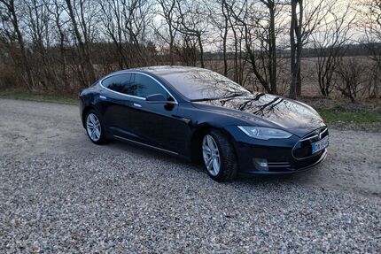 Tesla Model S Gebrauchtwagen