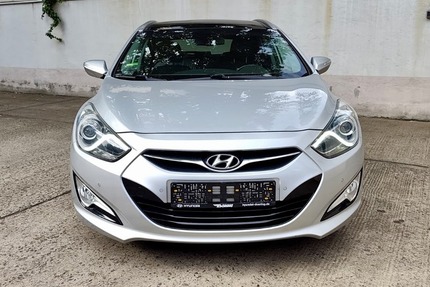 Hyundai i40 Edition Kombi Automatik AHK Navi Kamera Gebrauchtwagen