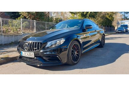 Jeep C 63 AMG 