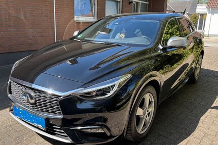 INFINITI Q30 Gebrauchtwagen