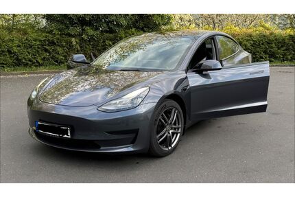 Tesla Model 3 Gebrauchtwagen