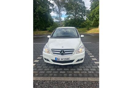 Mercedes-Benz B 180 Gebrauchtwagen
