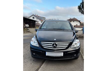 Mercedes-Benz B 180 Gebrauchtwagen