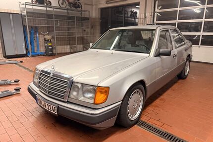 Mercedes-Benz 220 Gebrauchtwagen