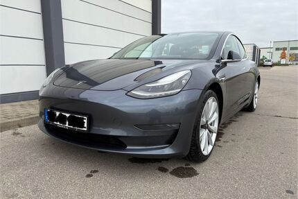 Tesla Model 3 Gebrauchtwagen