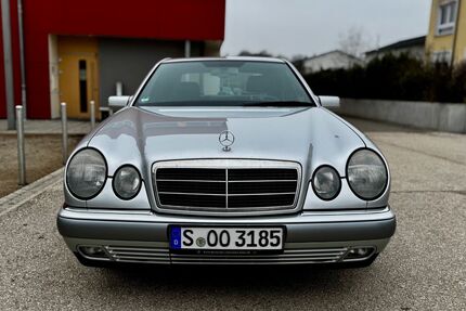 Mercedes-Benz E 230 Gebrauchtwagen