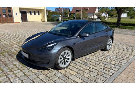Tesla Model 3 Gebrauchtwagen