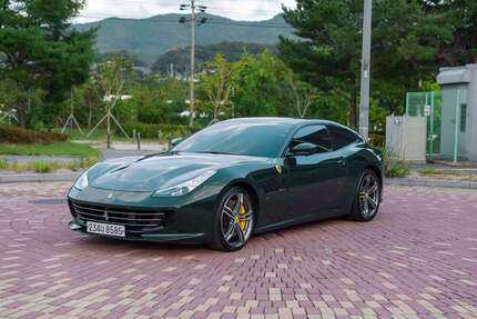 Ferrari GTC4 Lusso Gebrauchtwagen