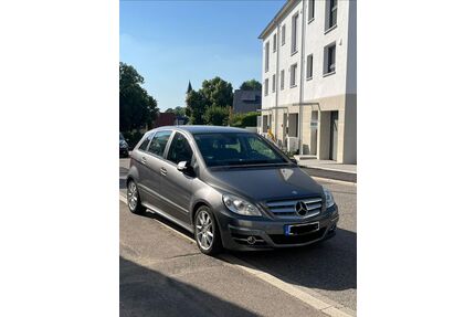 Mercedes-Benz B 180 Gebrauchtwagen