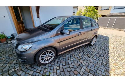 Mercedes-Benz B 180 Gebrauchtwagen
