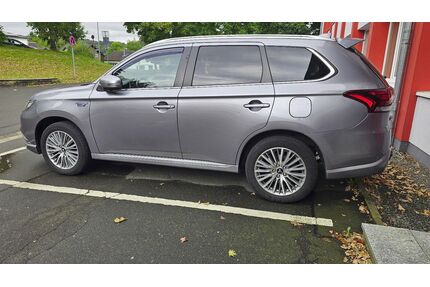 Mitsubishi Plug-in Hybrid Outlander Gebrauchtwagen