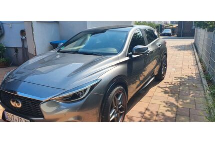 INFINITI Q30 Gebrauchtwagen