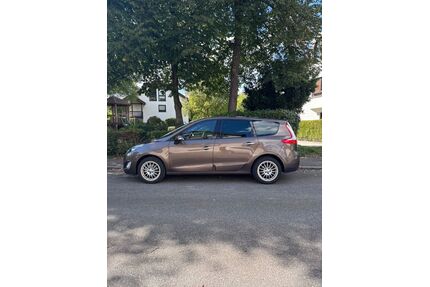 Renault Grand Scenic Gebrauchtwagen