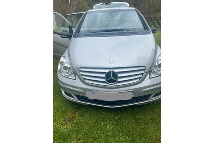 Mercedes-Benz B 180 Gebrauchtwagen