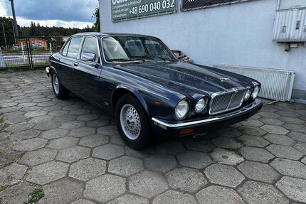 Jaguar XJ12 