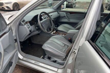 Mercedes-Benz E 270 