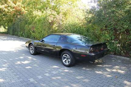 Pontiac Firebird 