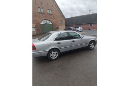 Mercedes-Benz C 180 Gebrauchtwagen