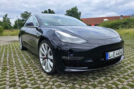 Tesla Model 3 Gebrauchtwagen