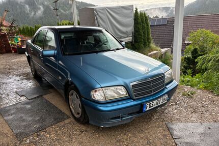 Mercedes-Benz 220 Gebrauchtwagen