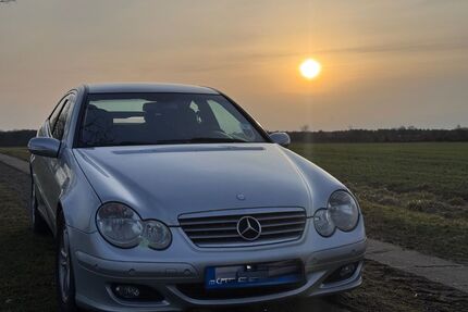 Mercedes-Benz 220 Gebrauchtwagen