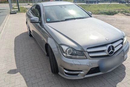 Mercedes-Benz 220 Gebrauchtwagen