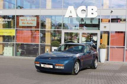 Porsche 944 