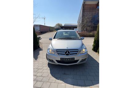 Mercedes-Benz B 180 Gebrauchtwagen