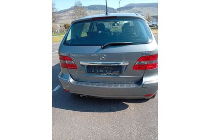 Mercedes-Benz B 180 Gebrauchtwagen